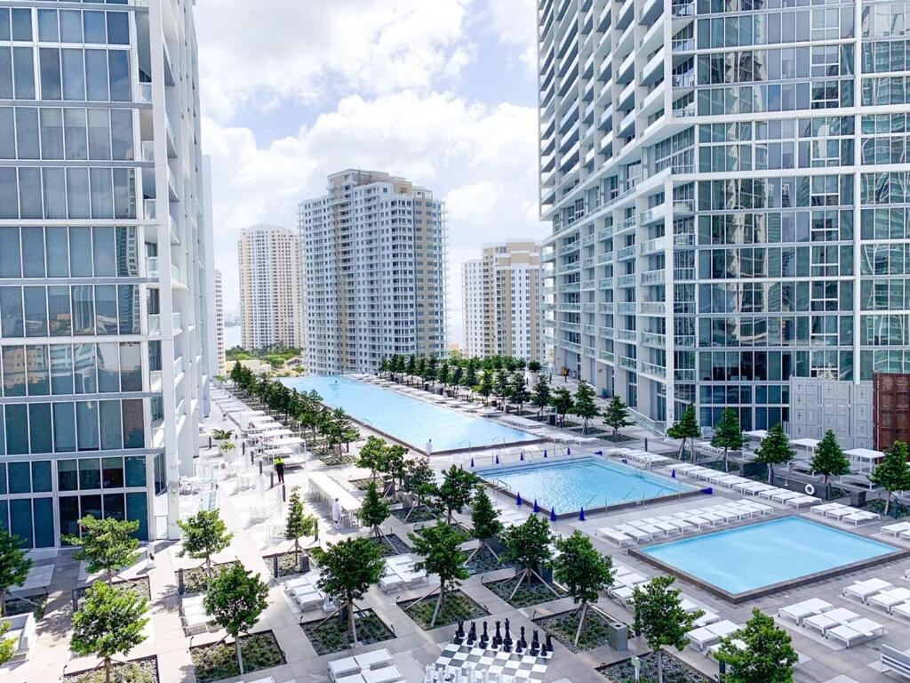 Luxury Waterfront In The Urban Oasis At Icon-brickell Free Apartment Miami