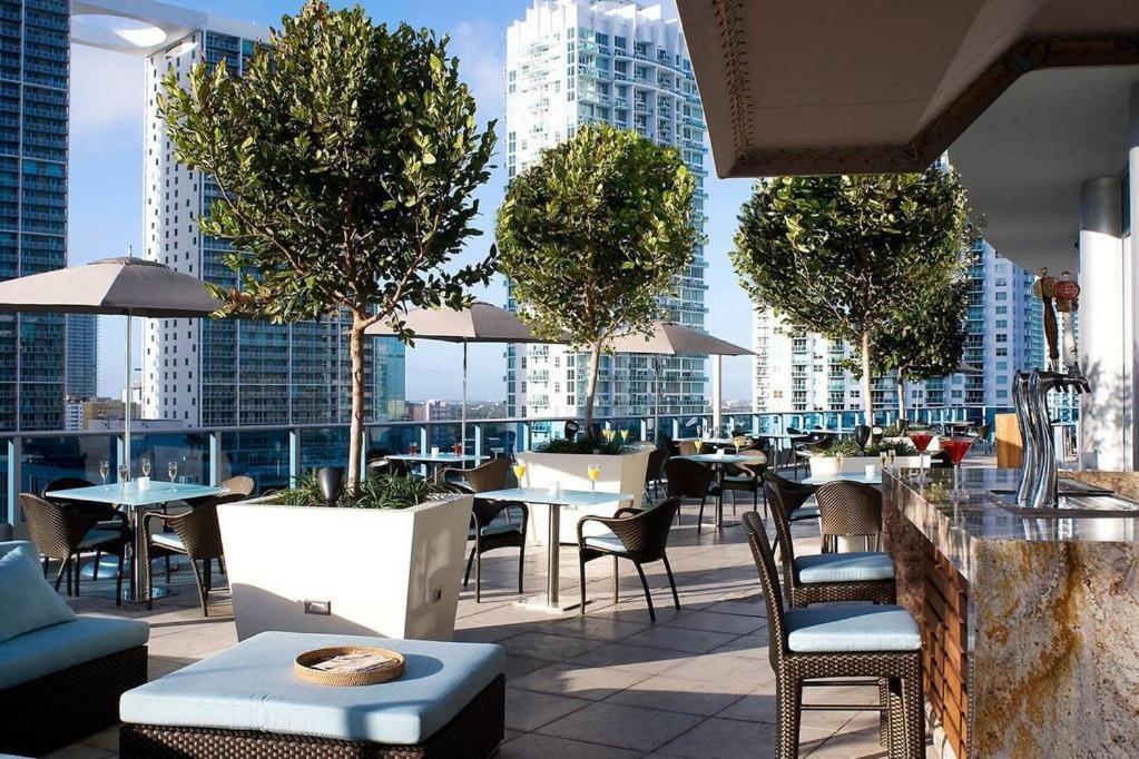 Luxury Waterfront In The Urban Oasis At Icon-brickell Free Apartment