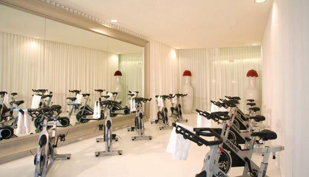 Luxury Waterfront In The Urban Oasis At Icon-brickell Free Apartment