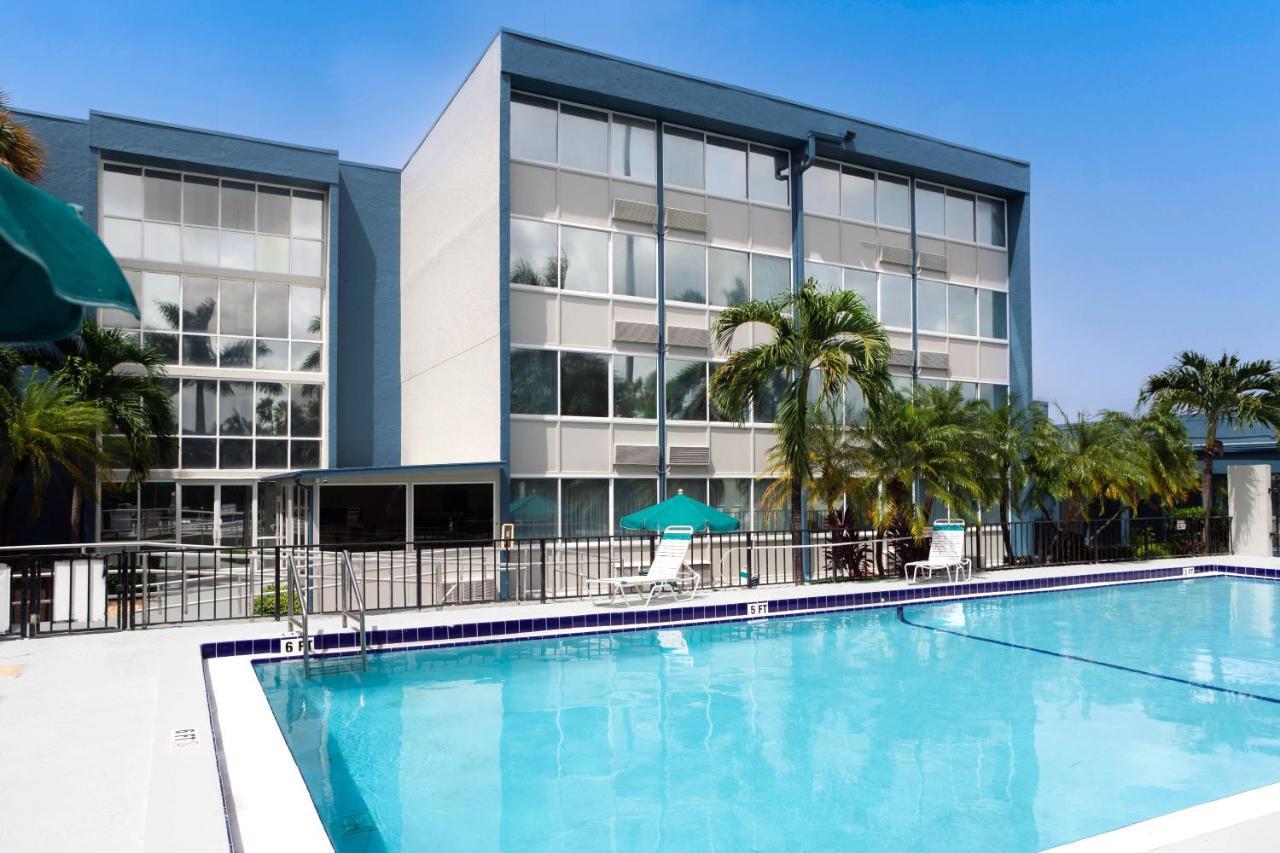 Hotel Envision International Airport Miami