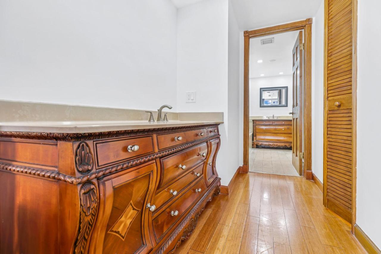 Stunning Balcony Views 4 Bedroom Apartment