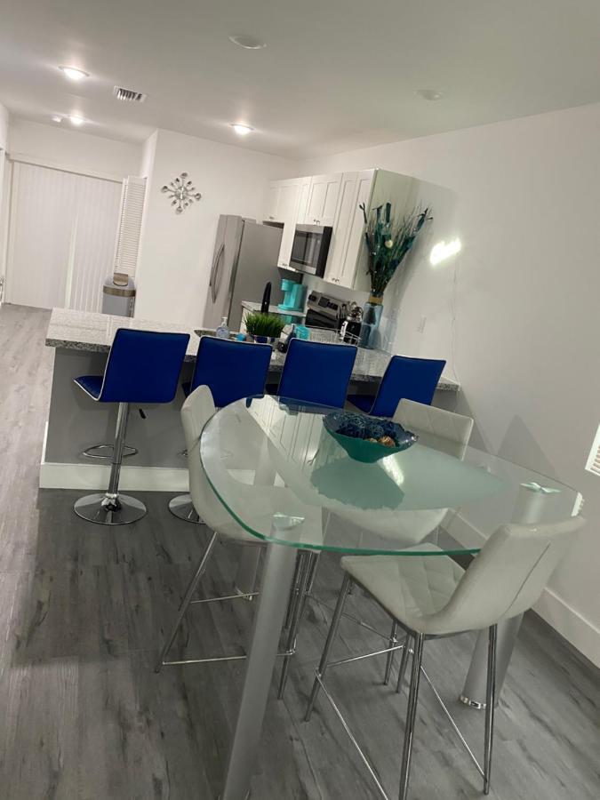 Luxurious Apt With Free Parking Mins Away From South Beach And Wynwood Apartment