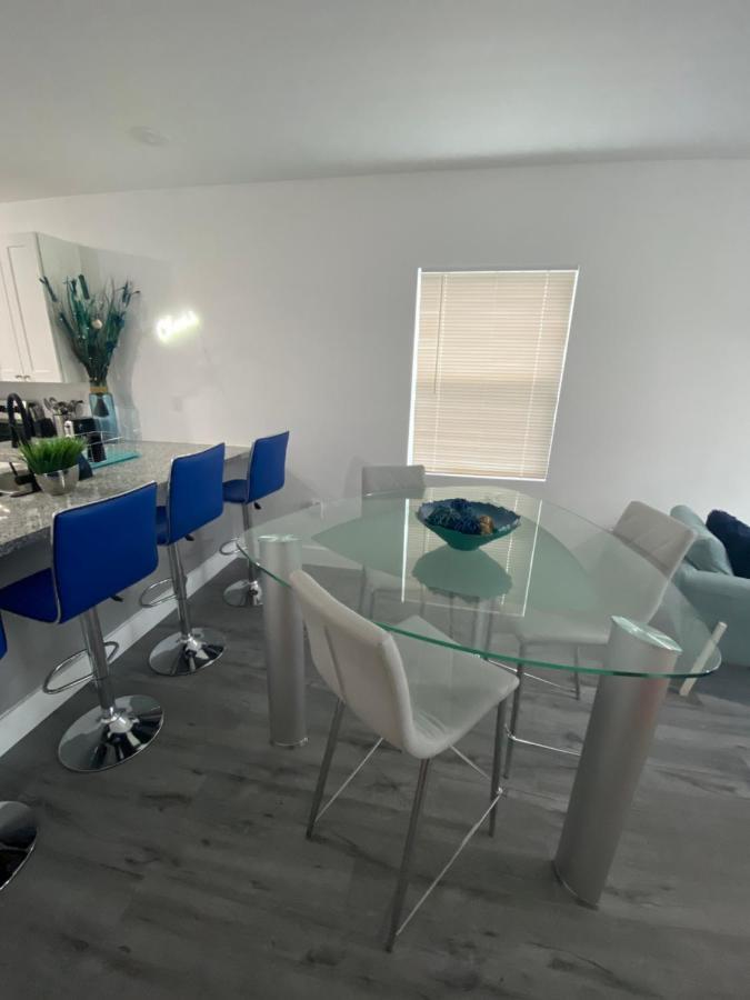 Apartment Luxurious Apt With Free Parking Mins Away From South Beach And Wynwood *