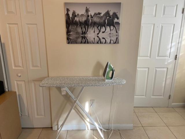 Private Near Airport - Free Parking - 01 Homestay Miami