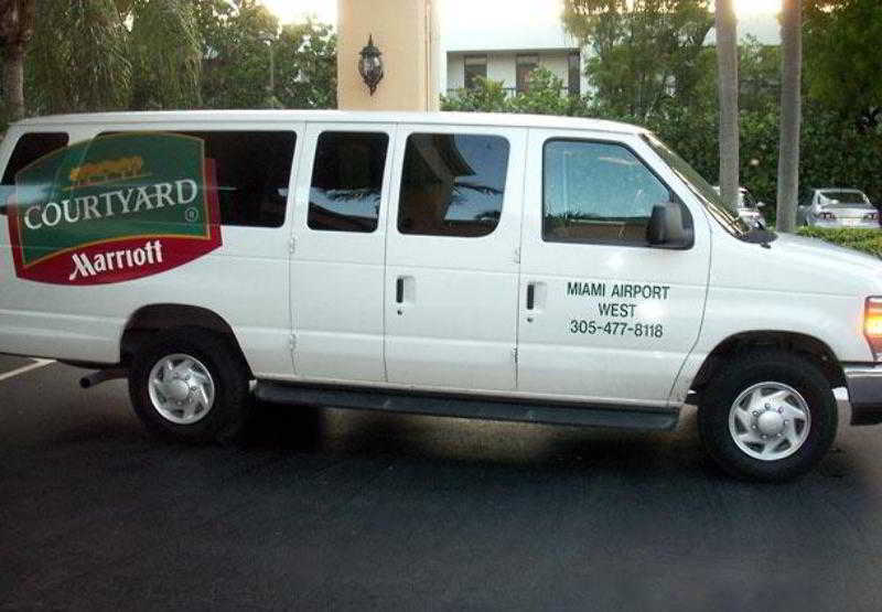 Hotel Courtyard Airport West Doral 3*
