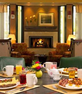 Courtyard Airport West Doral 3*