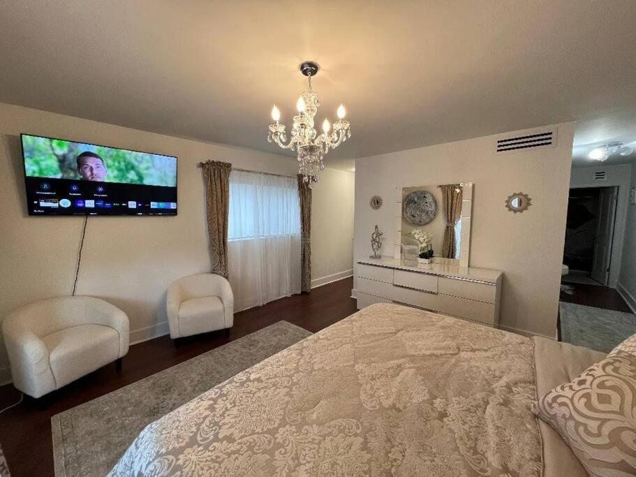 Luxurious And Cozy Townhouse 3 Bedrooms 2.5 Bath Villa *