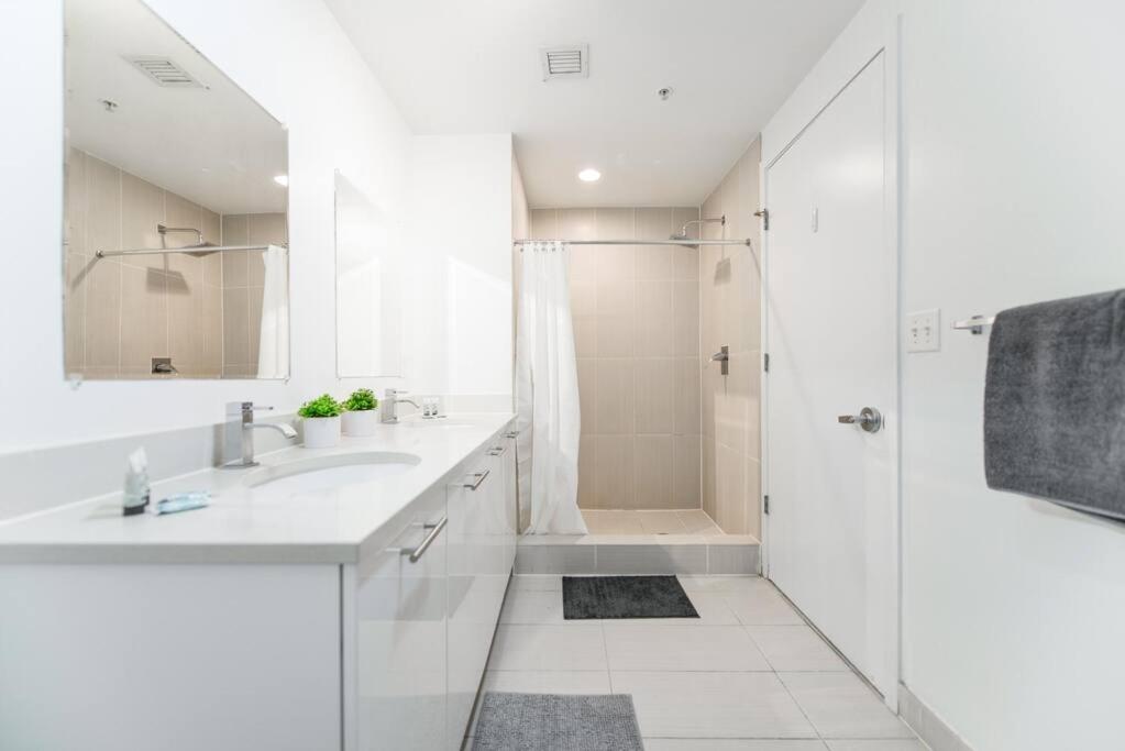 Apartment Awesome With Pool In Midtown