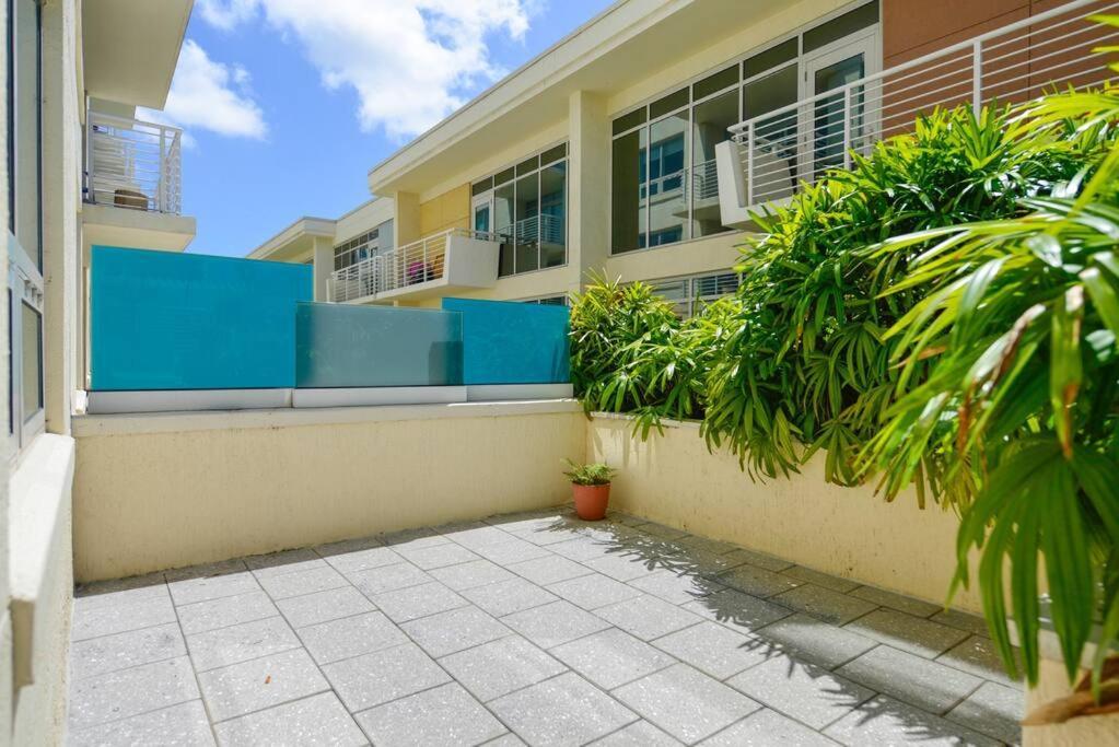 Awesome With Pool In Midtown *