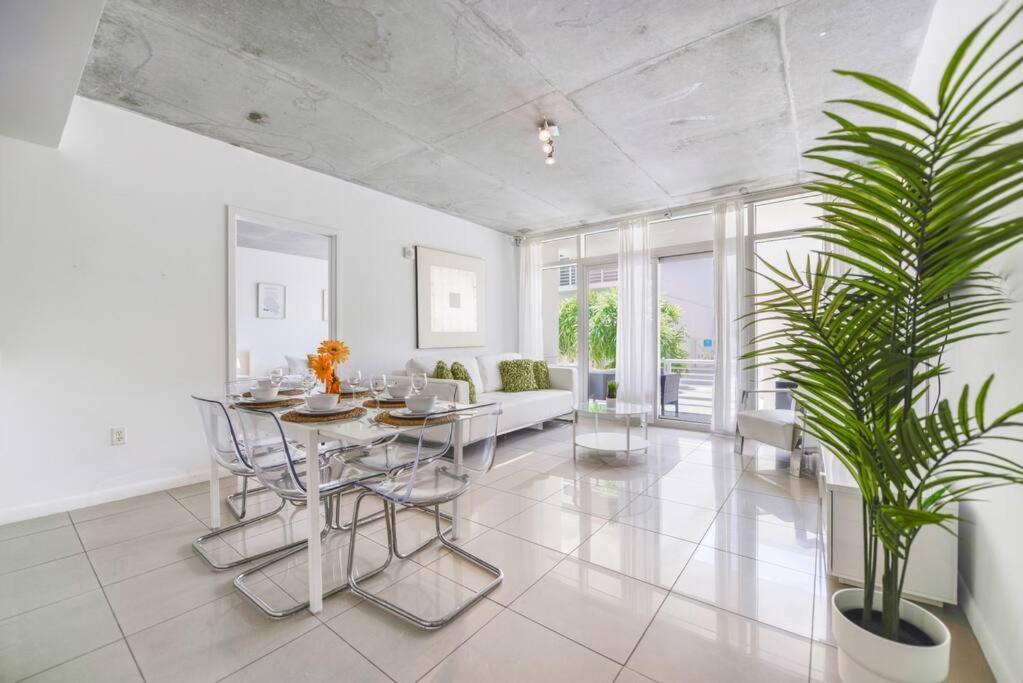 Awesome With Pool In Midtown * Miami