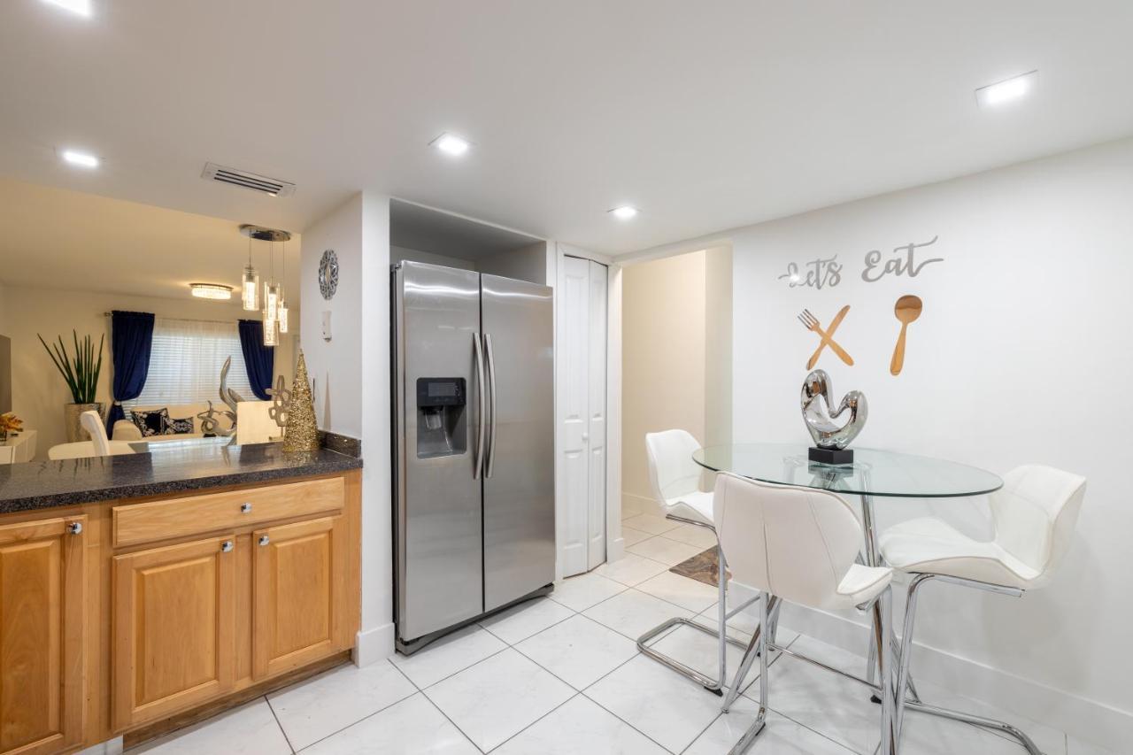 Luxurious And Cozy Townhouse 3 Bedrooms 2.5 Bath Miami