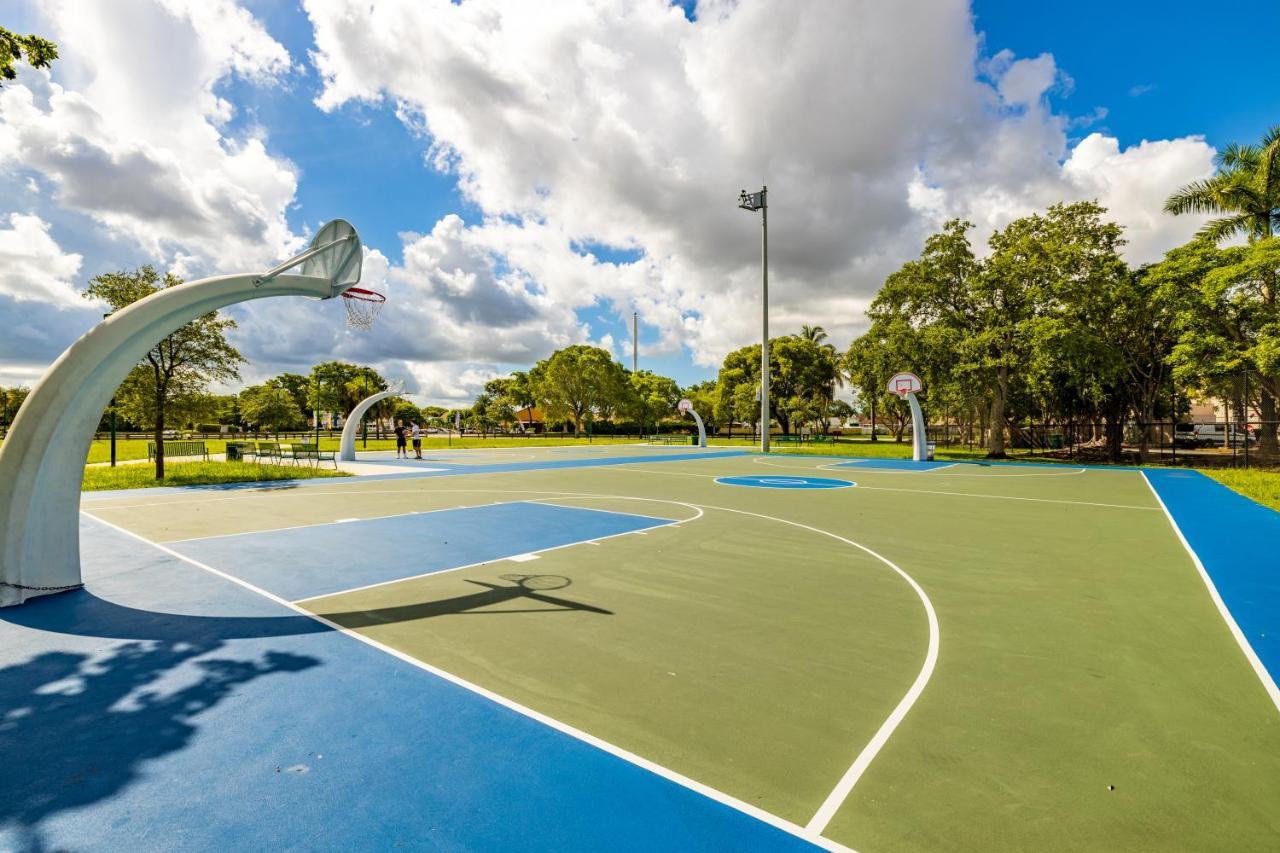 Luxurious And Cozy Townhouse 3 Bedrooms 2.5 Bath Miami