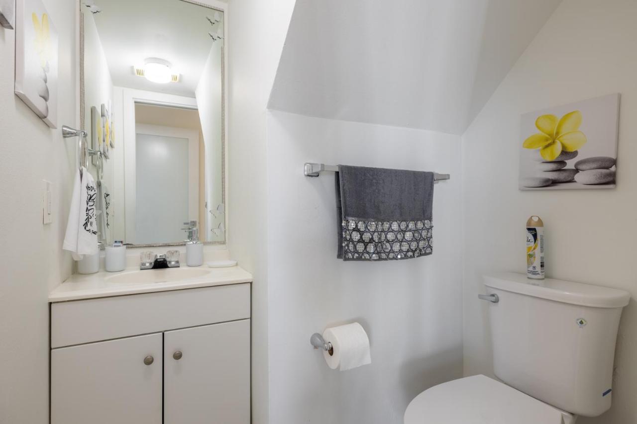Luxurious And Cozy Townhouse 3 Bedrooms 2.5 Bath