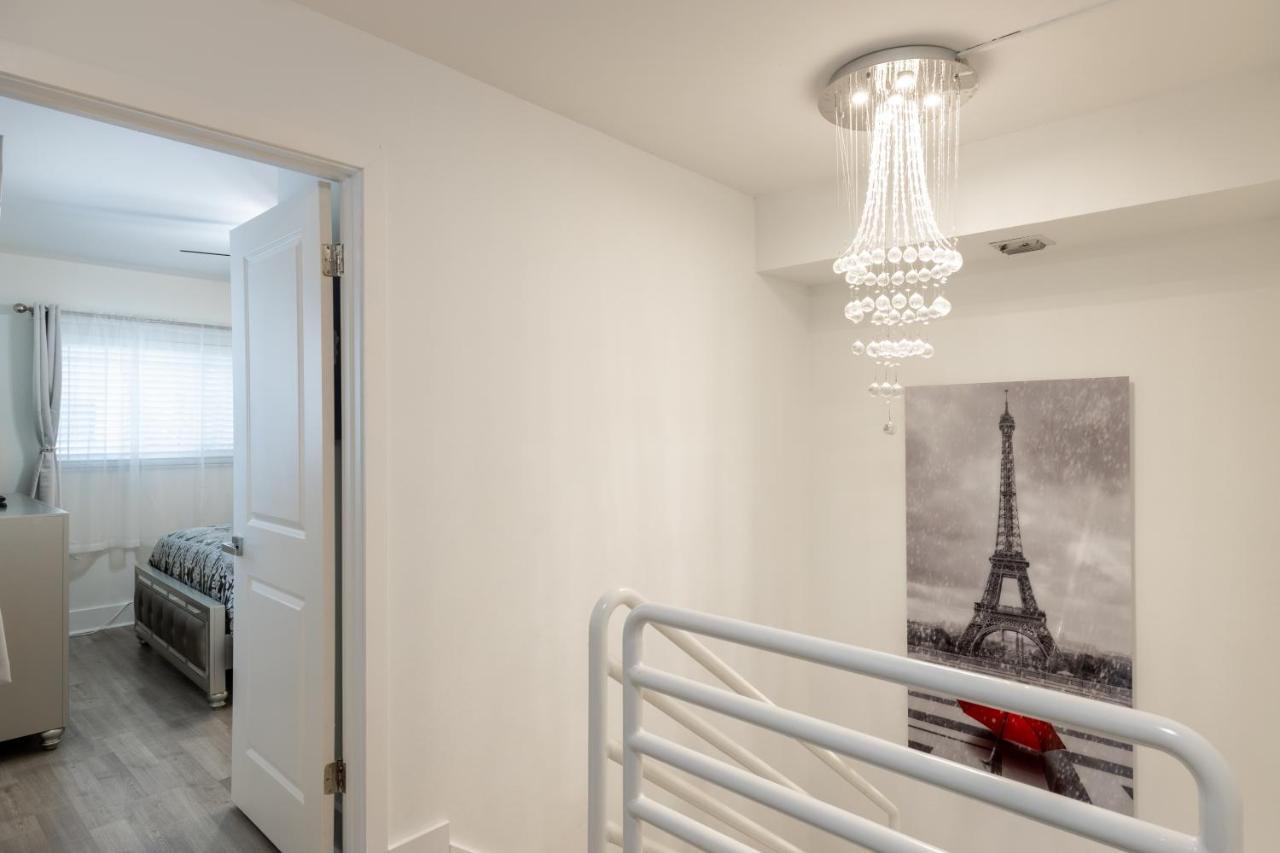Luxurious And Cozy Townhouse 3 Bedrooms 2.5 Bath *