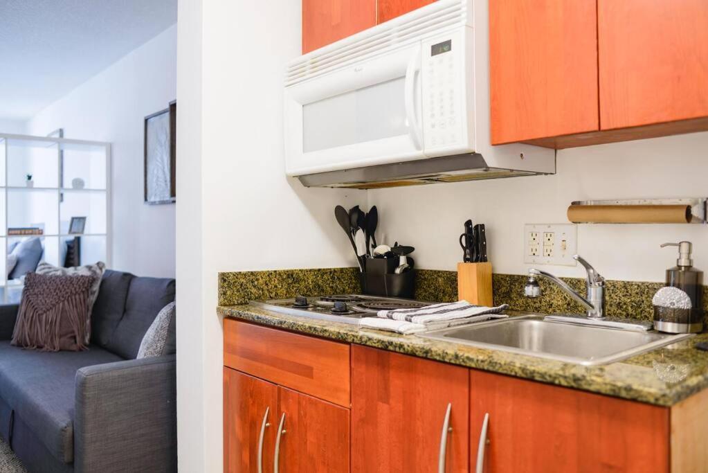 Amazing Studio Apt @brickell With Pool & Parking Apartment
