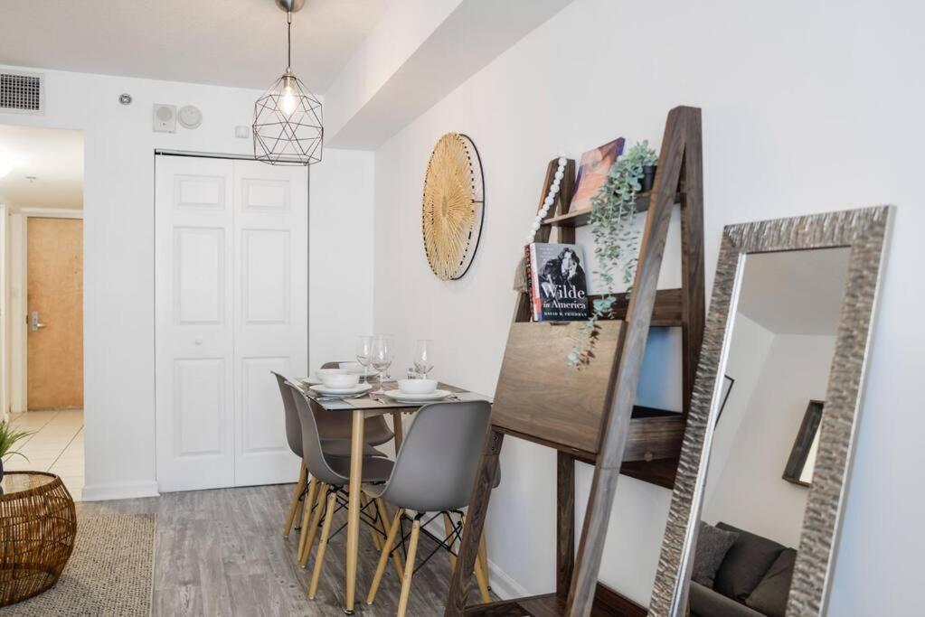 Amazing Studio Apt @brickell With Pool & Parking Apartment Miami