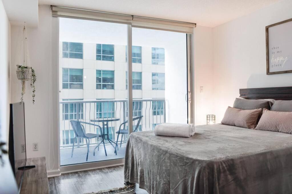 Amazing Studio Apt @brickell With Pool & Parking Apartment Miami