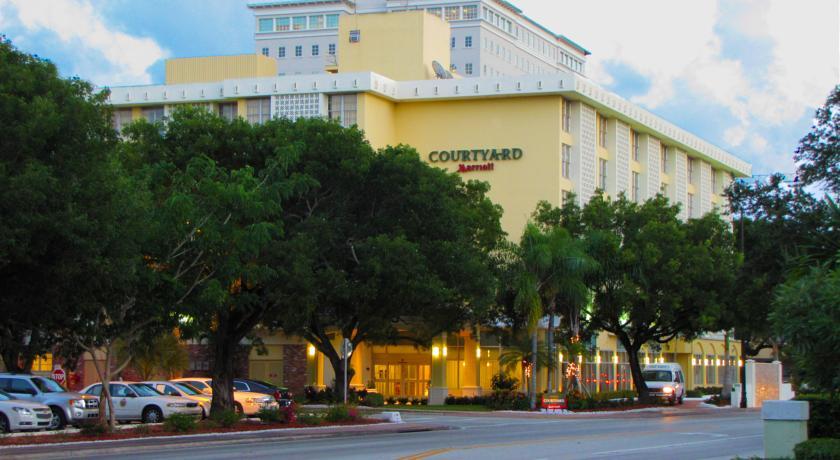 Hotel Courtyard Coral Gables 3*