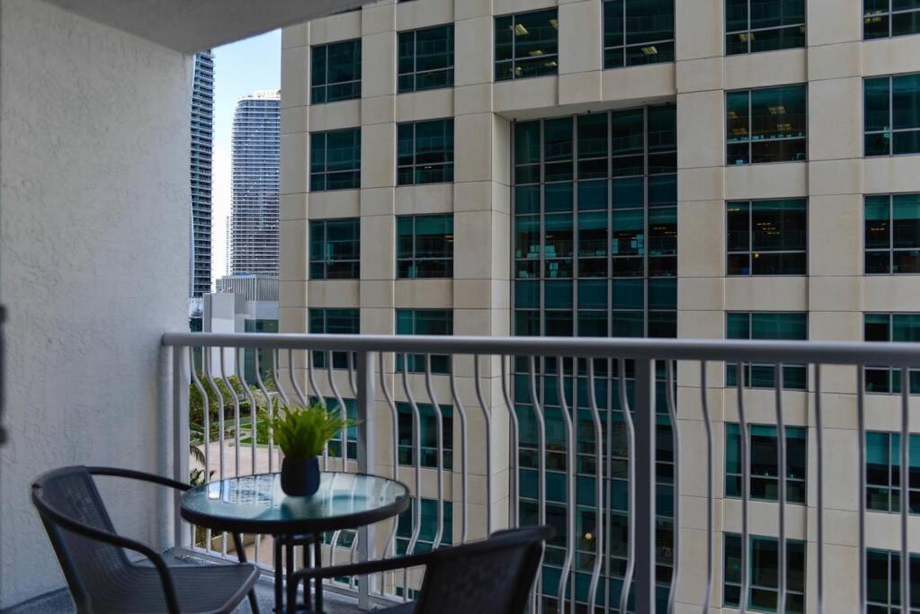 Amazing Studio Apt @brickell With Pool & Parking Apartment *
