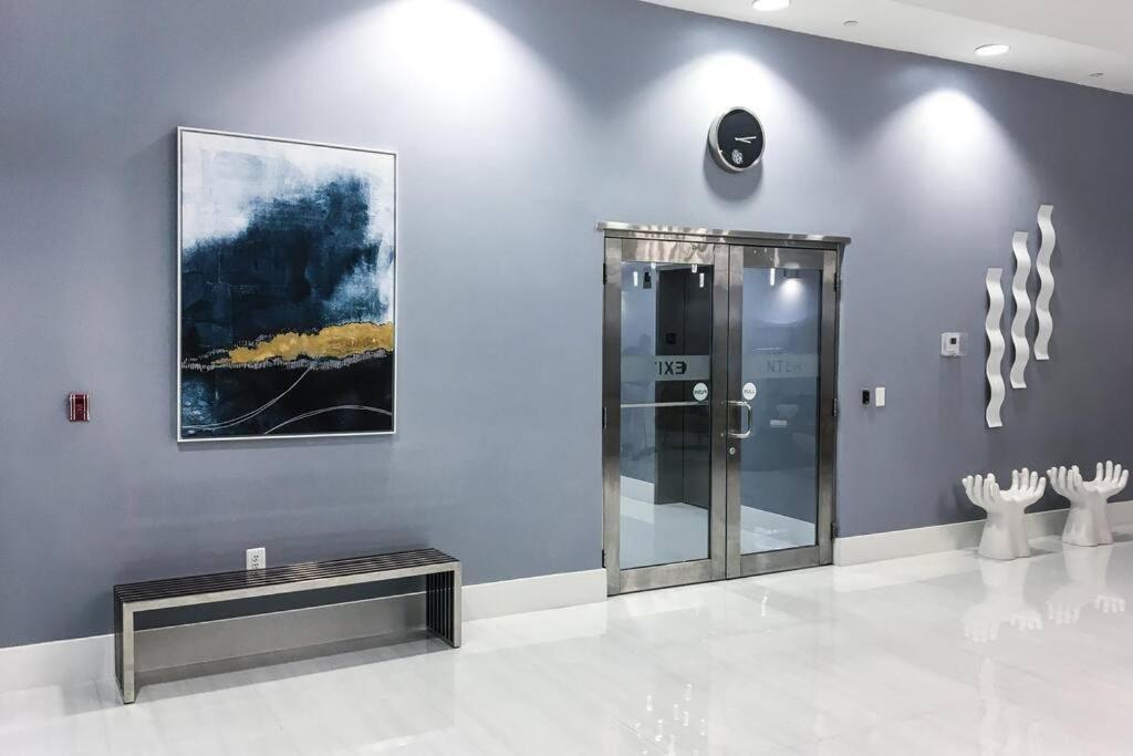 Amazing Studio Apt @brickell With Pool & Parking Apartment Miami