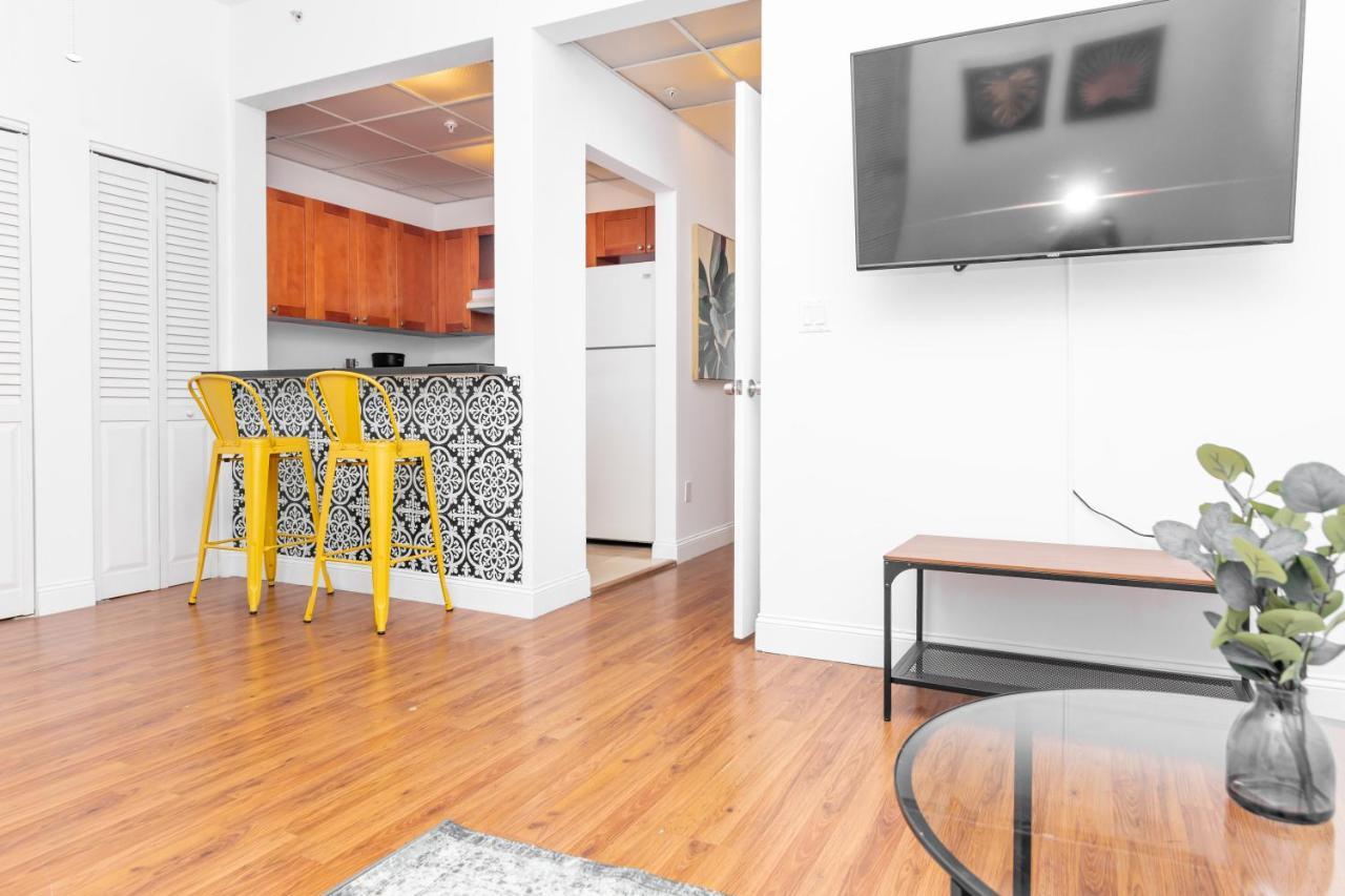 Downtown With Balcony - 5 Minutes From Wynwood & Port - Near Apartment *