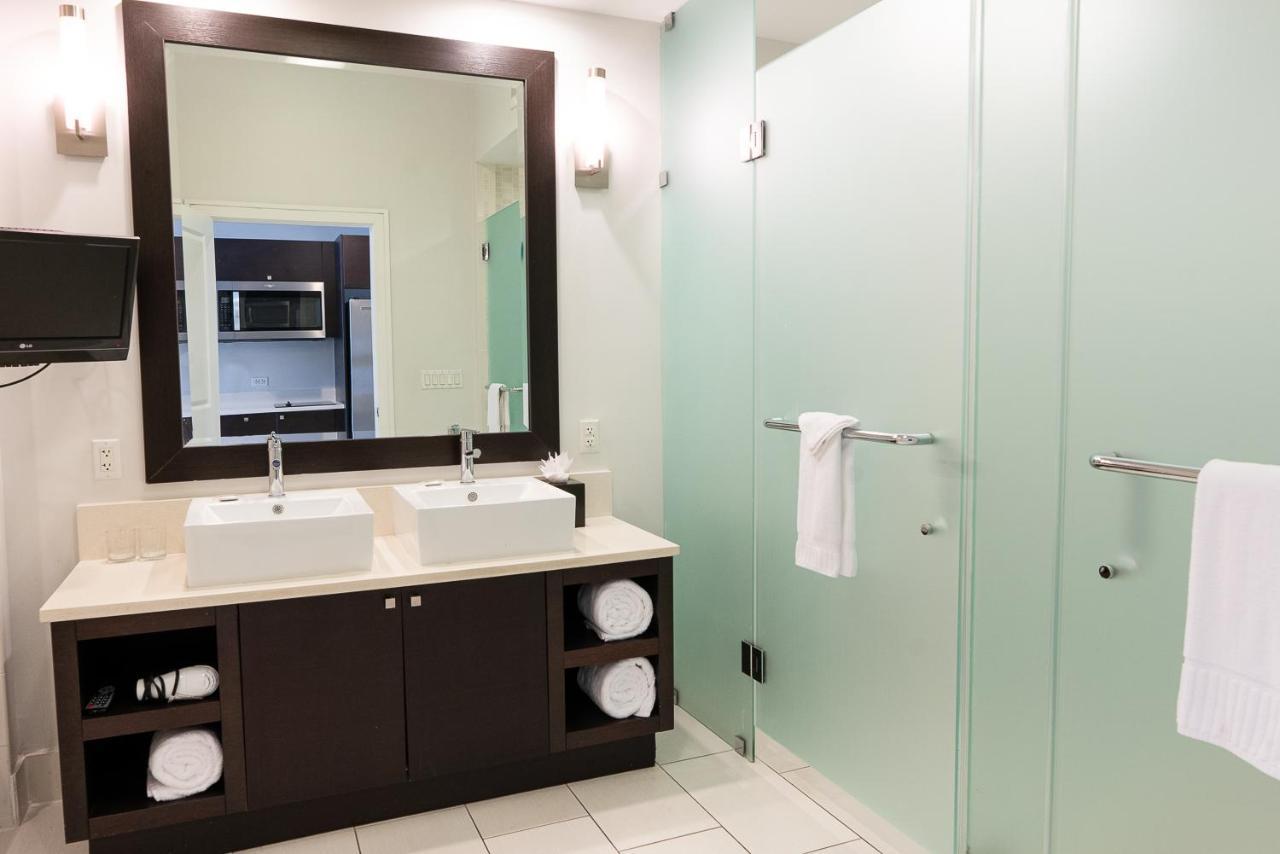 Modern Private Studio - King Bed, Jacuzzi, Balcony And Pool