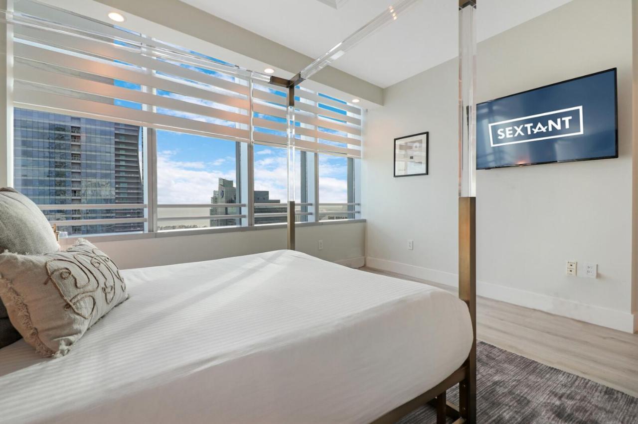 Conrad Brickell I Sextant Holiday home