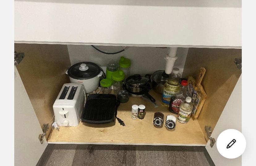 Acomodação com café da manhã  Tiny Place W Private Hot Jacuzzi 7 Min To International Airport