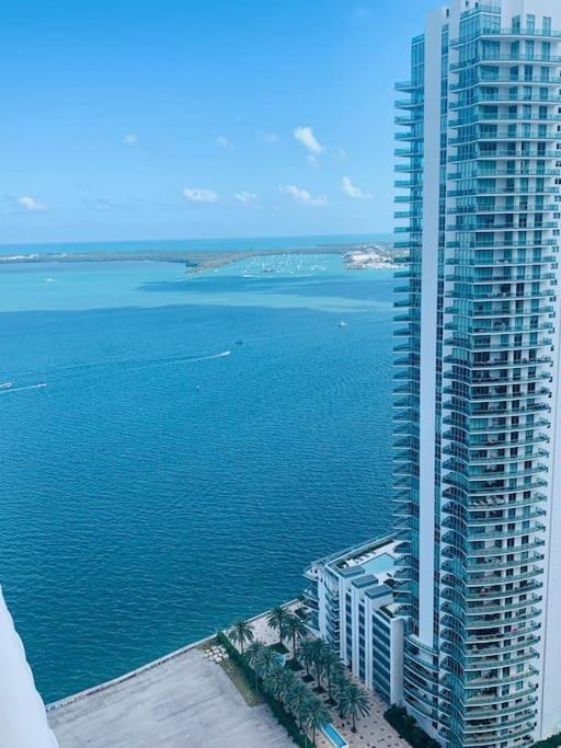 Apartment We Host- Awesome Penthouse Apt Brickell W-pool