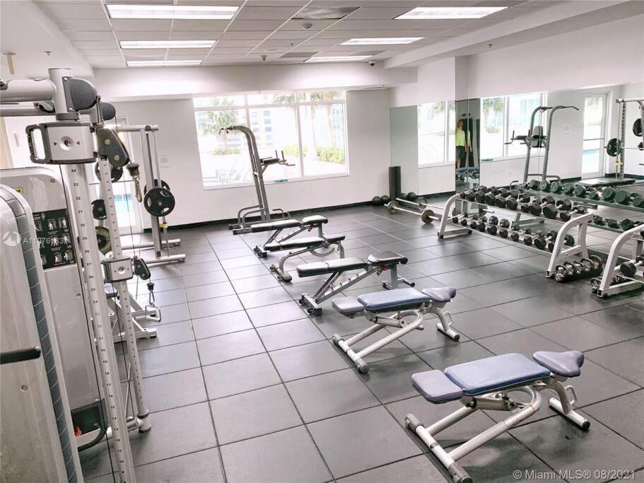 Spacious Ocean View Unit In The Heart Of Brickell Apartment