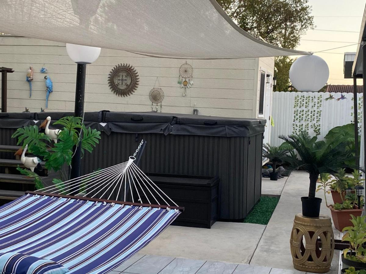 Tiny Place W Private Hot Jacuzzi 7 Min To International Airport