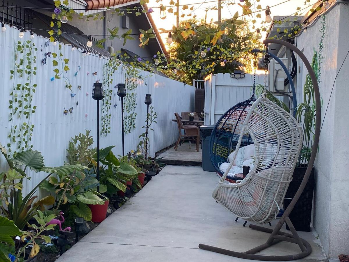 Tiny Place W Private Hot Jacuzzi 7 Min To International Airport *