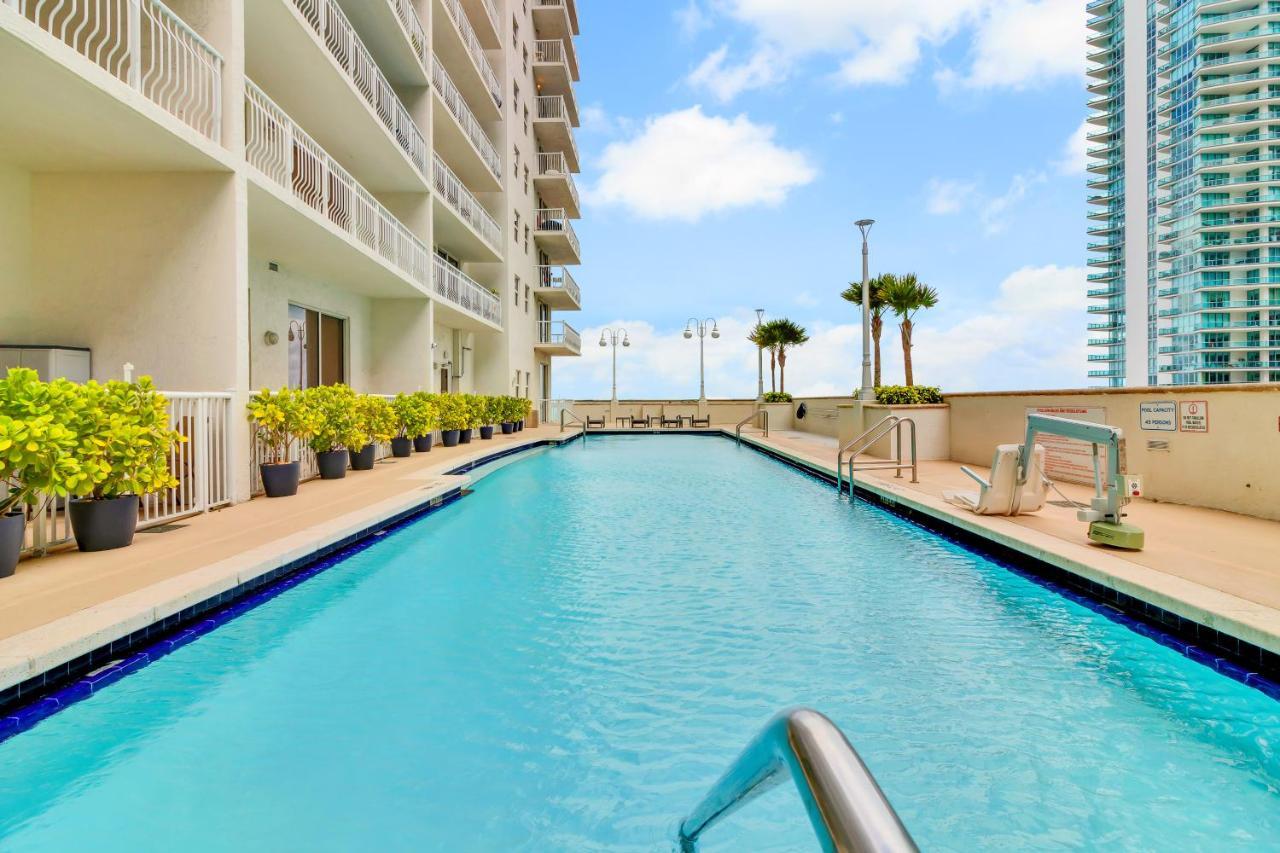The Club At Brickell Bay Luxury