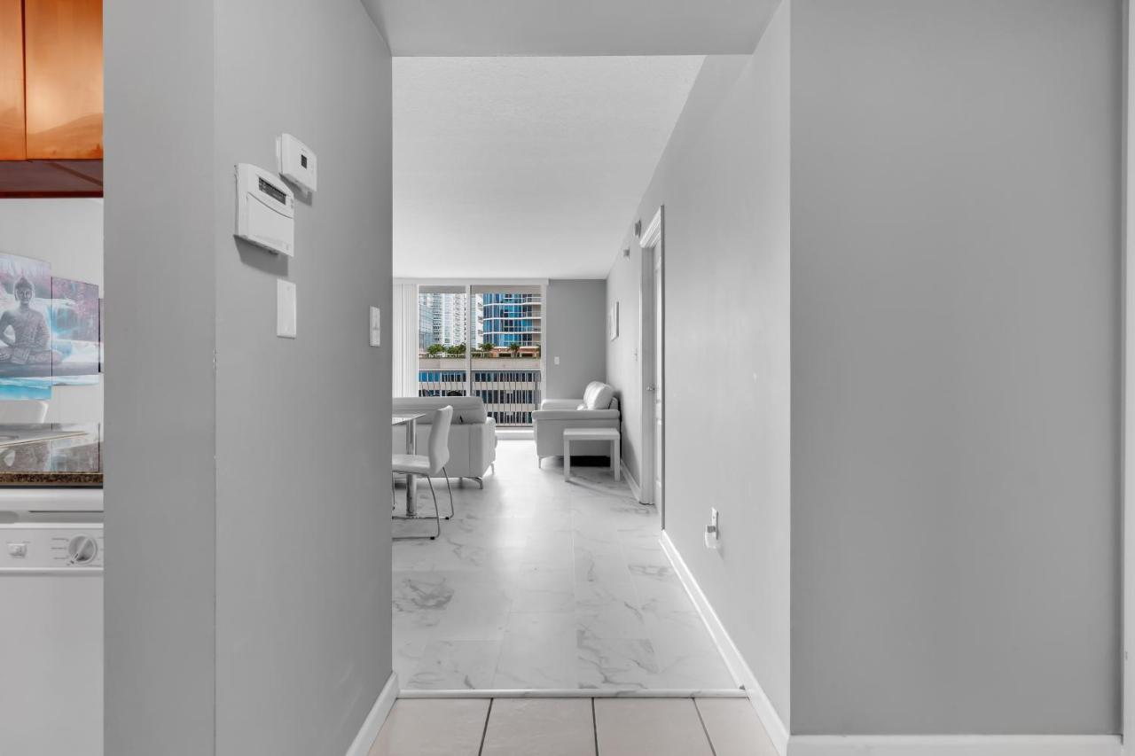 The Club At Brickell Bay Luxury *