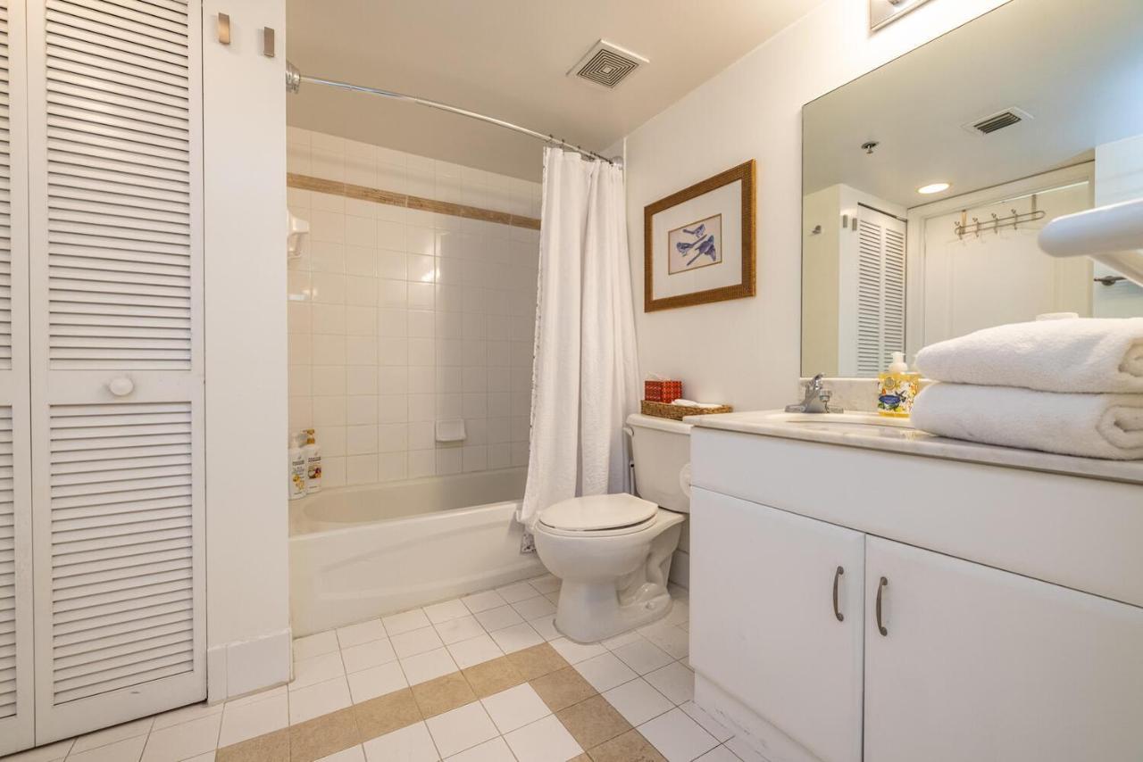 Brickell Unit, Amazing View, Balcony, Pool, 1 Free Parking