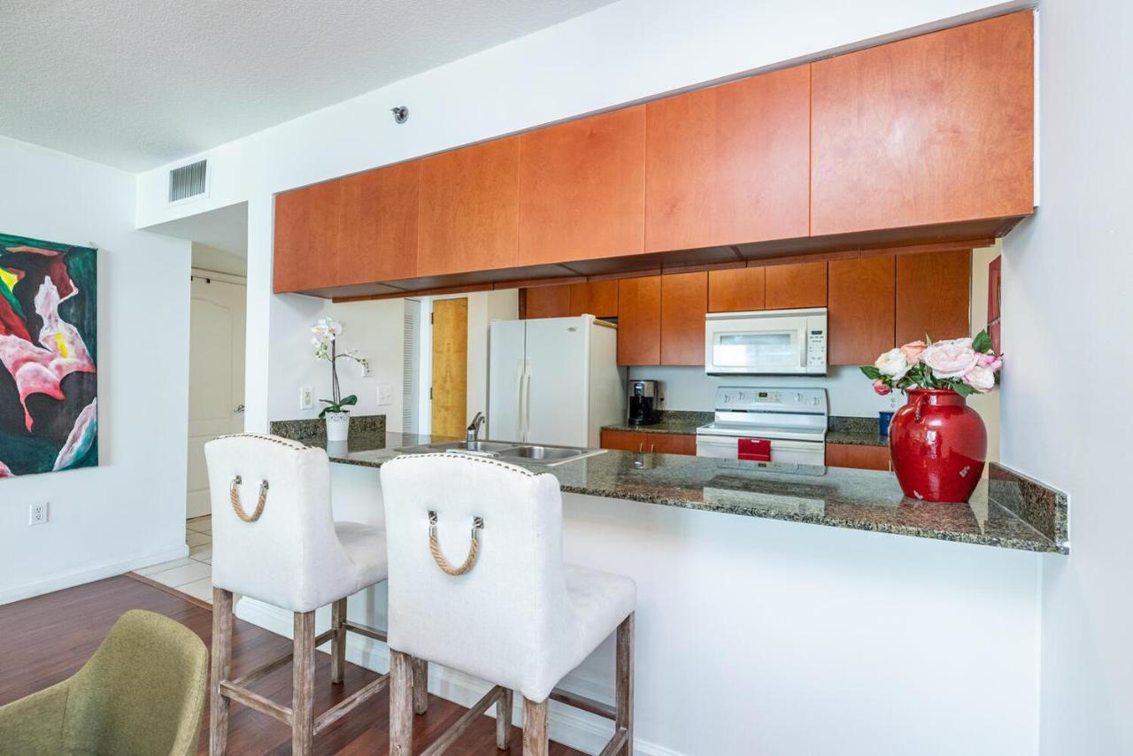 Brickell Unit, Amazing View, Balcony, Pool, 1 Free Parking *