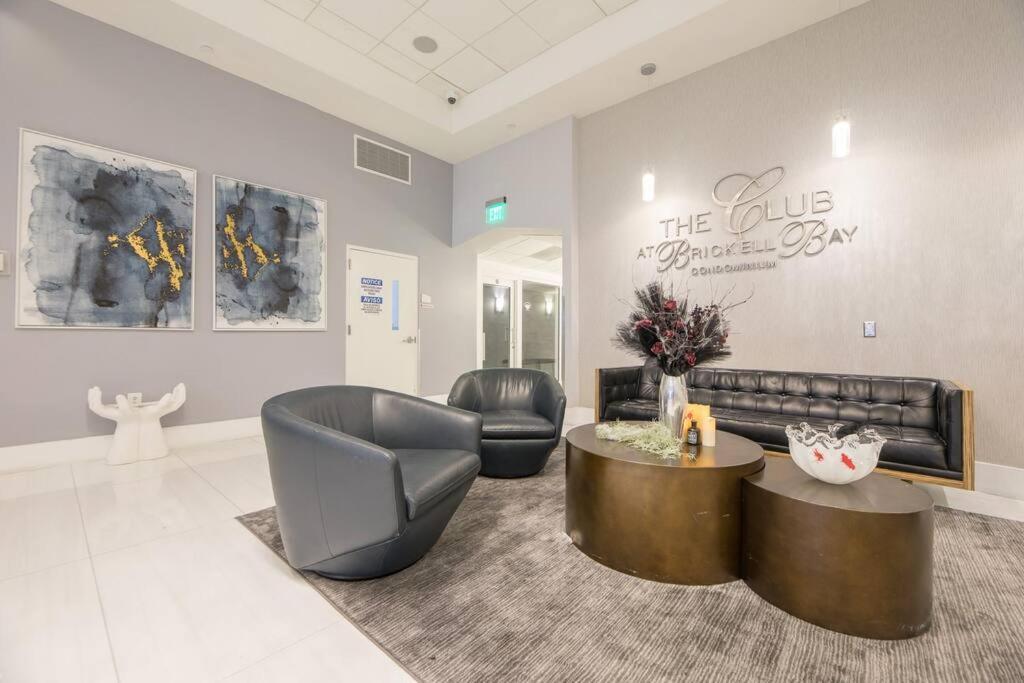 Impressive Unit In The Heart Of Brickell W Parking Apartment