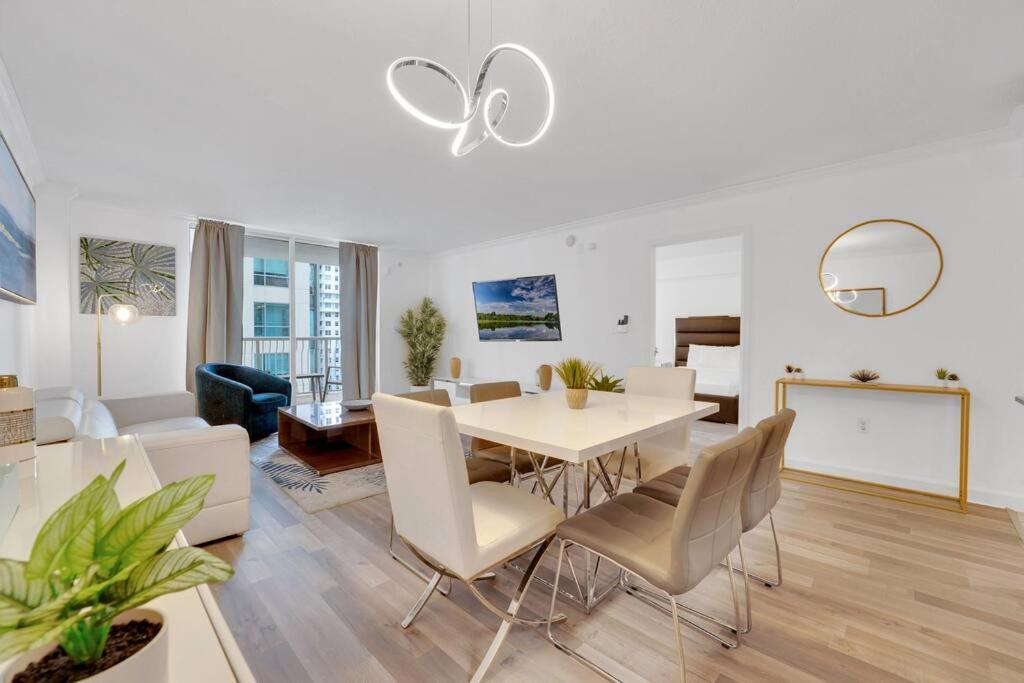 Impressive Unit In The Heart Of Brickell W Parking Apartment *