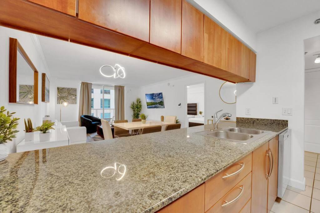 Impressive Unit In The Heart Of Brickell W Parking * Miami