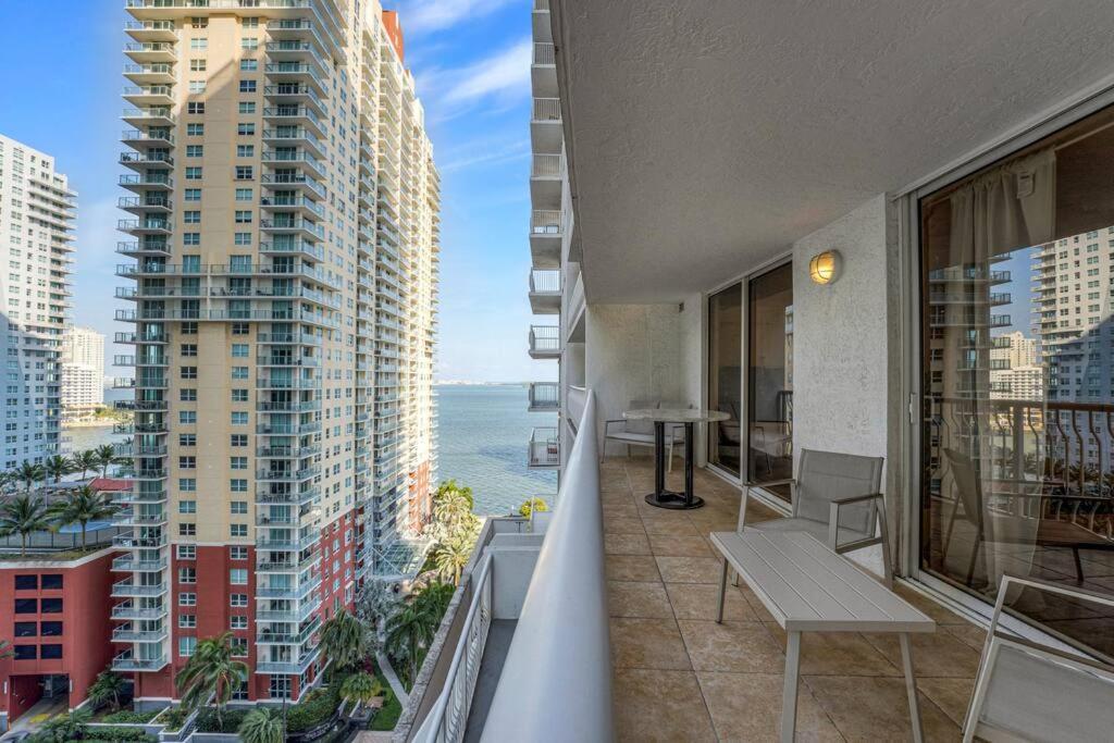 Impressive Unit In The Heart Of Brickell W Parking Apartment Miami