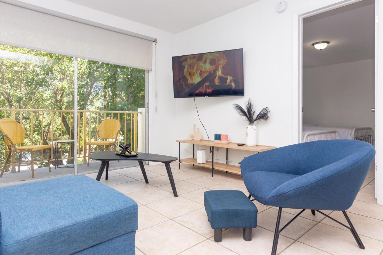 One Bedroom - With Parking & Balcony - Heart Of Wynwood Apartment *