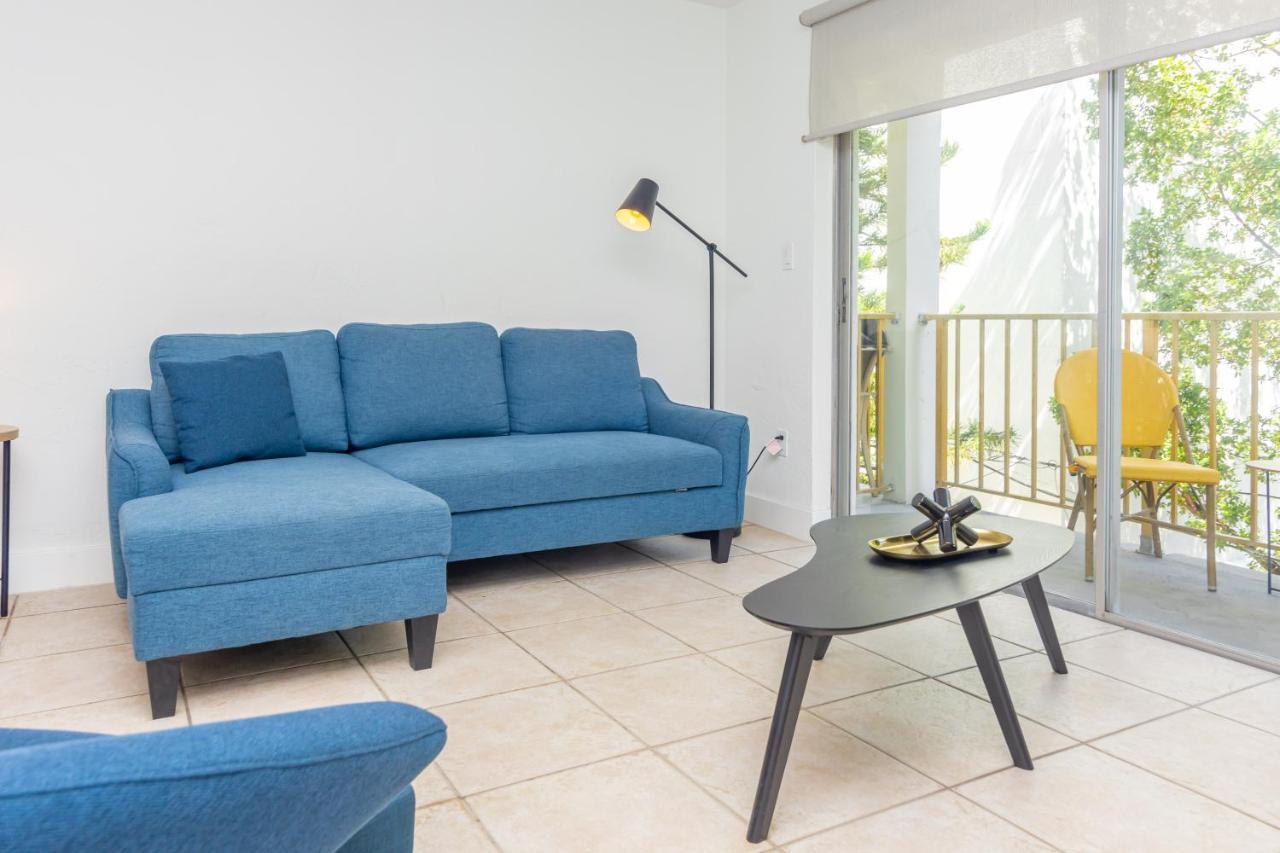 One Bedroom - With Parking & Balcony - Heart Of Wynwood Apartment