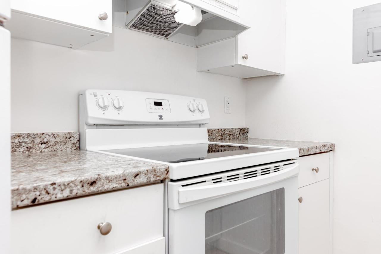 One Bedroom - With Parking & Balcony - Heart Of Wynwood Apartment
