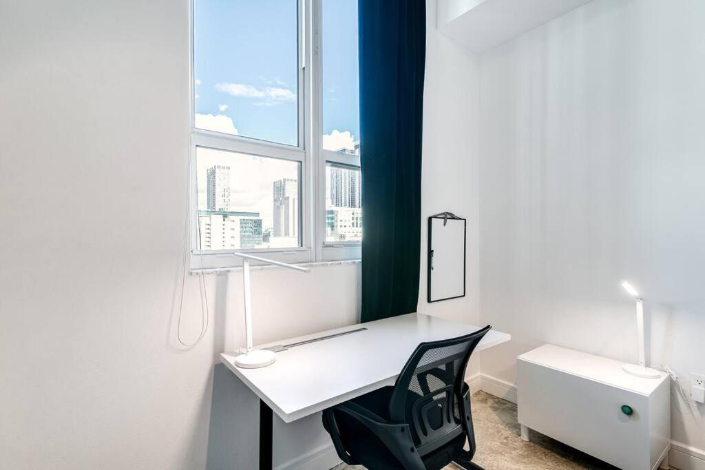 Spectacular 2-br 4 People 1107 Miami