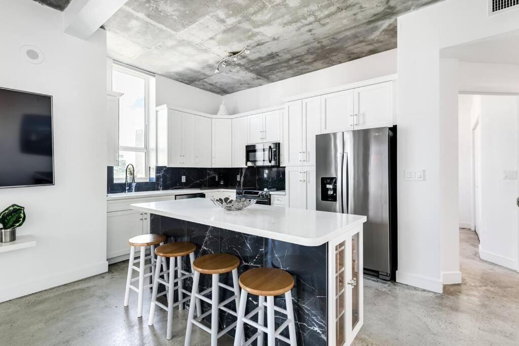 Spectacular 2-br 4 People 1107 Apartment Miami