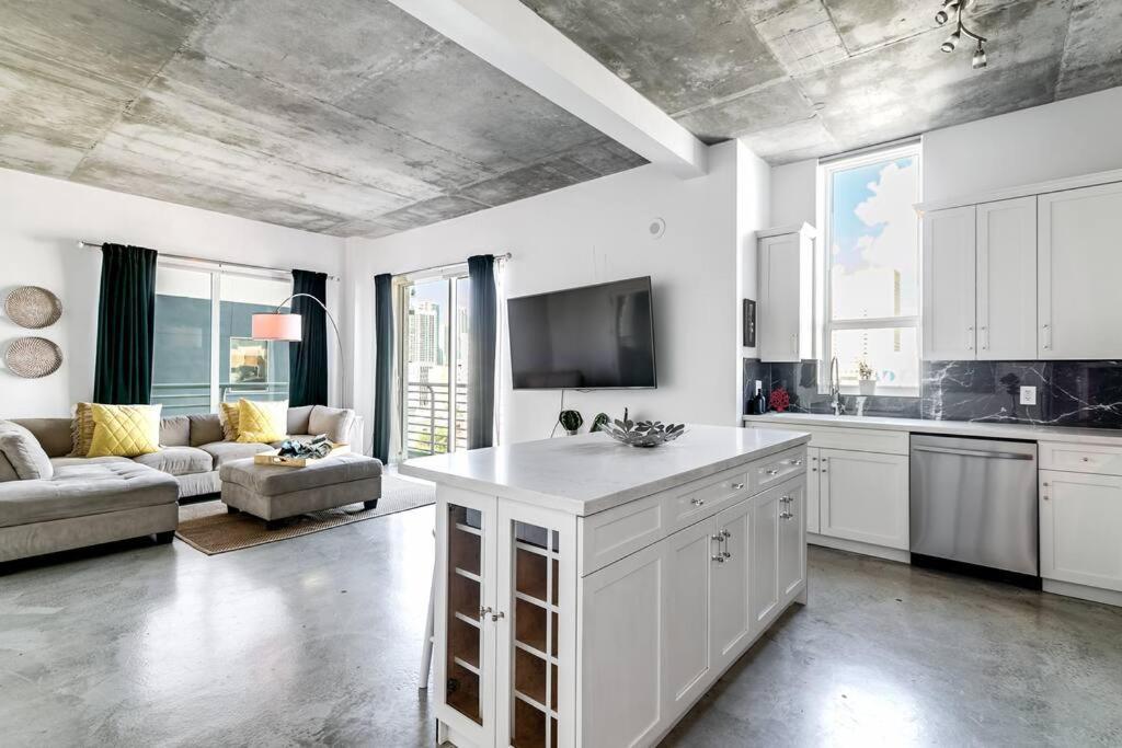 Spectacular 2-br 4 People 1107 Apartment Miami