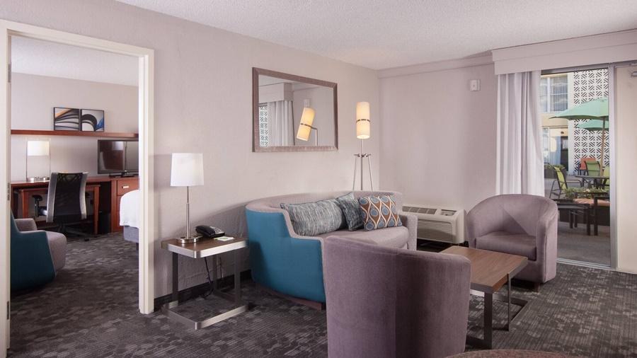 Courtyard Coral Gables 3*