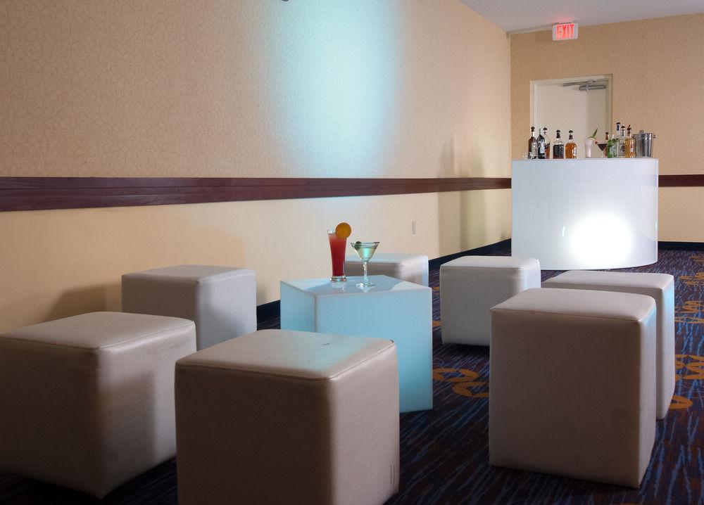 Hotel Courtyard Coral Gables 3*