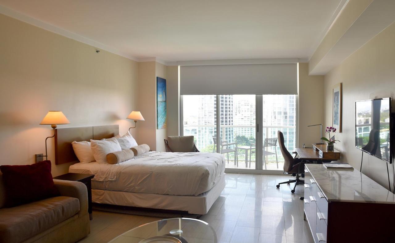 Amazing - Walking Distance To Cocowalk Apartment