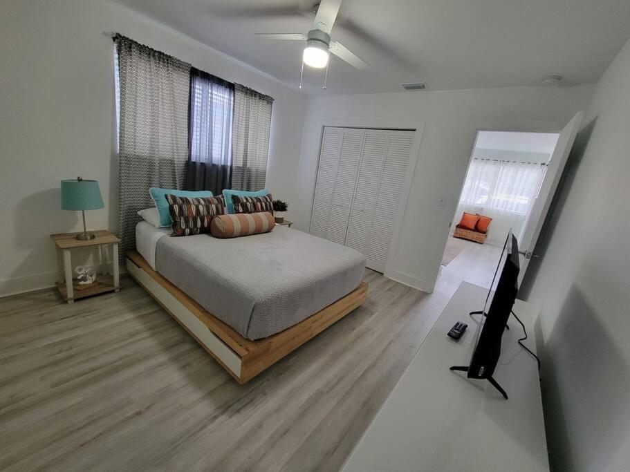 Sol #1 With Free Parking On Premises Miami